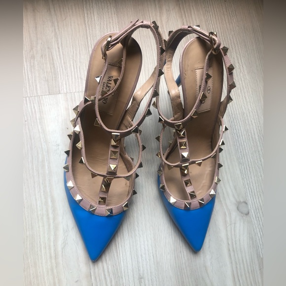 Valentino T Strap Rockstud heels. 7.5 - Picture 2 of 5